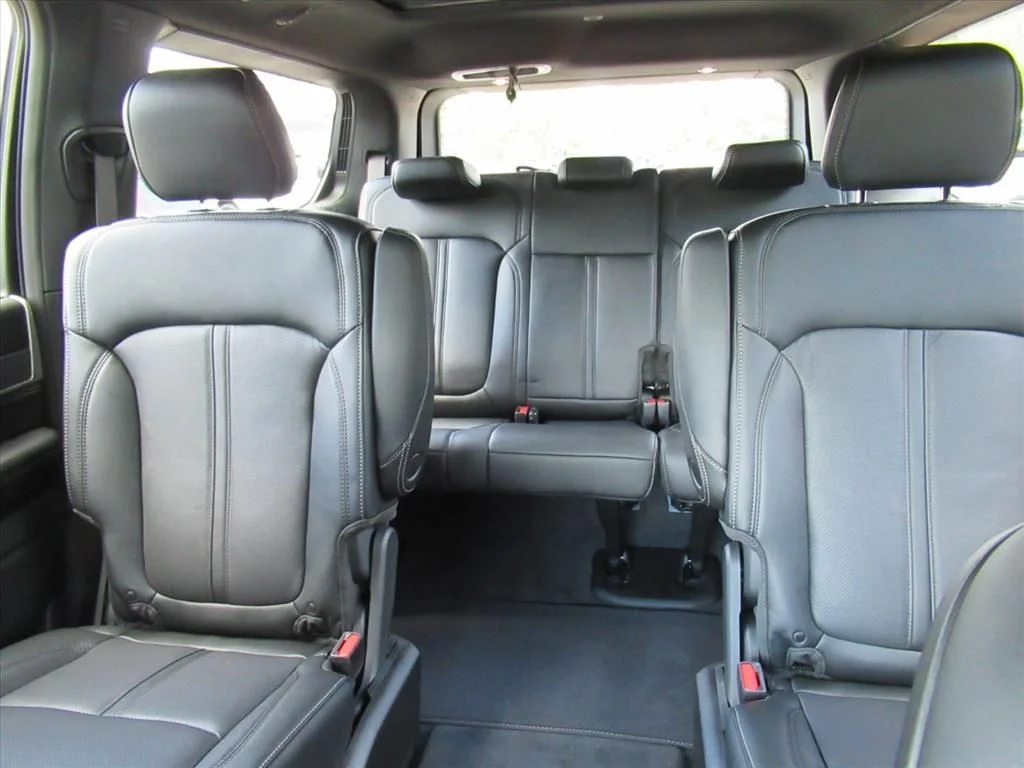 New 2026 Silver-Zynith Exterior Paint Jeep Limited Reserve image 34