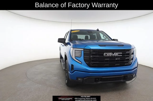 Used 2023 Blue GMC Elevation image 30