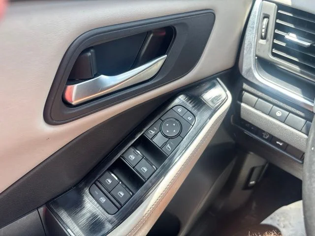Used 2025 Black Nissan SV image 22