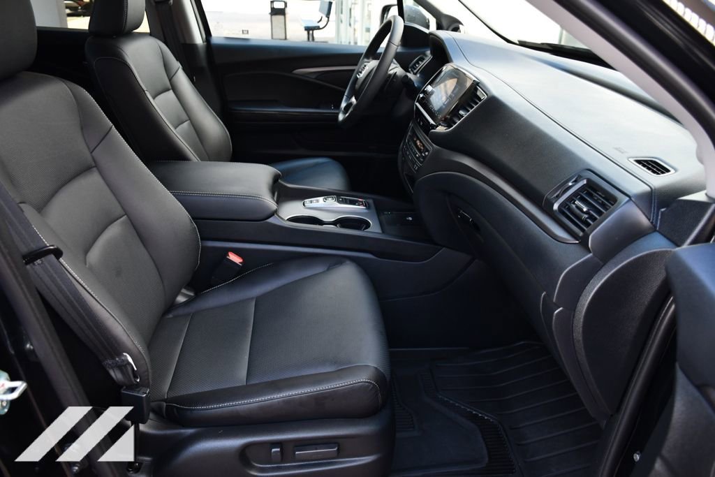 Used 2025 Black Honda RTL image 27