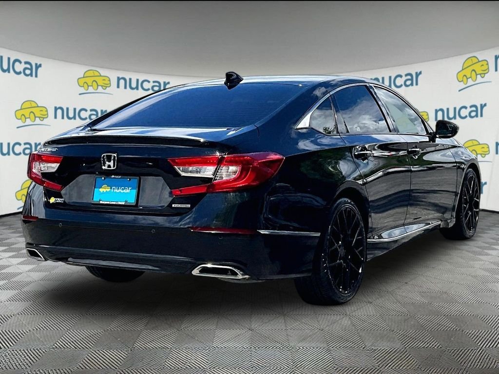 Used 2018 Black Honda Touring image 6