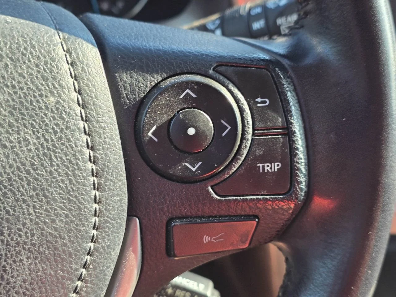 Used 2016 Gray Toyota XLE image 19