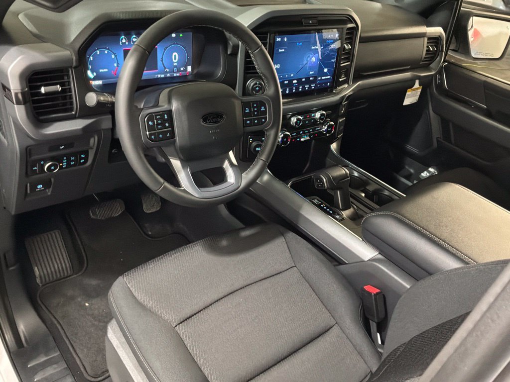 New 2026 Oxford White Ford XLT image 14