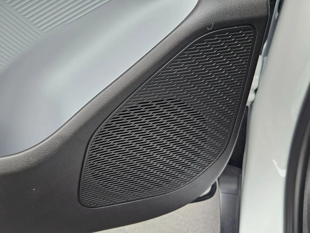 New 2027 Summit White Chevrolet LT image 12