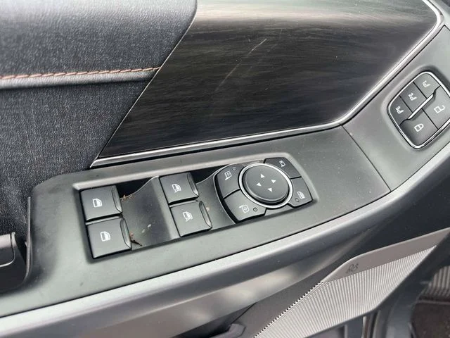New 2026 Star White Metallic Tri-Coat Ford Lariat image 14