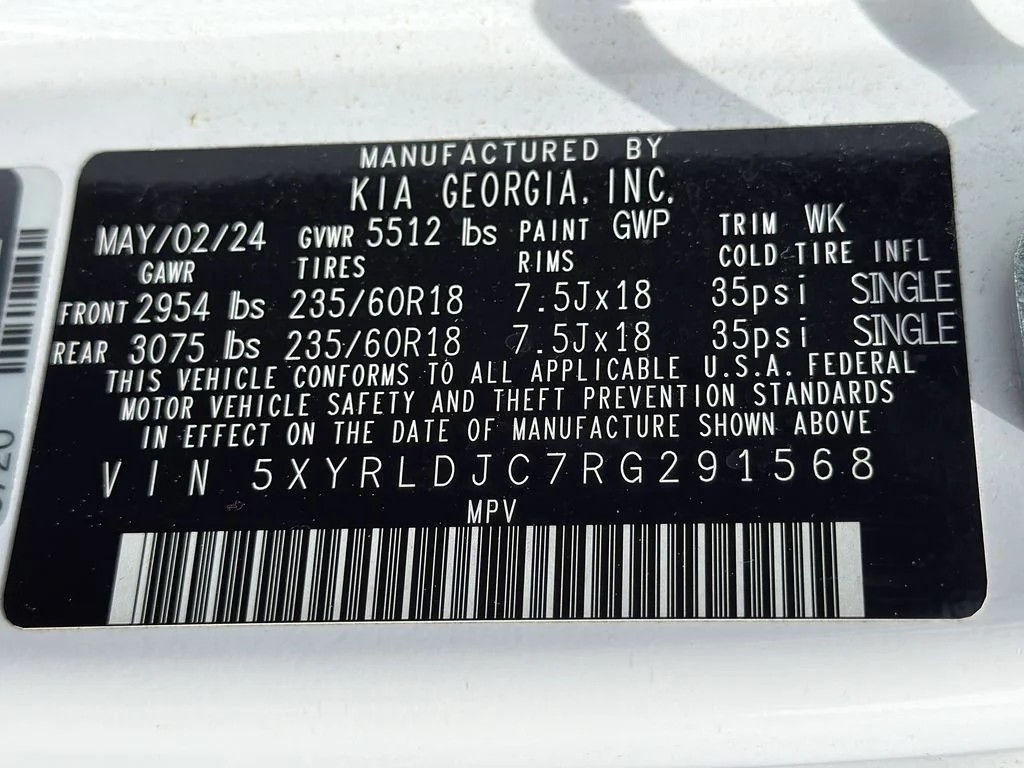 Used 2024 White Kia S image 31