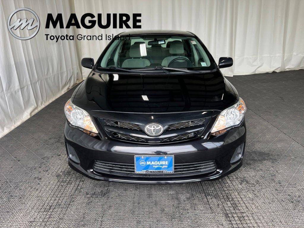 Used 2012 Black Toyota LE image 31