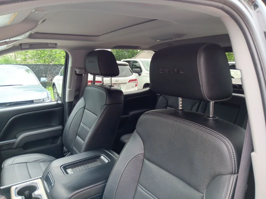 Used 2016 Onyx Black GMC Denali image 22