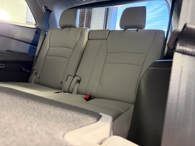 Used 2018 Silver Honda EX-L image 29