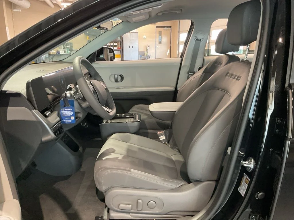 New 2026 Black Hyundai SEL image 10
