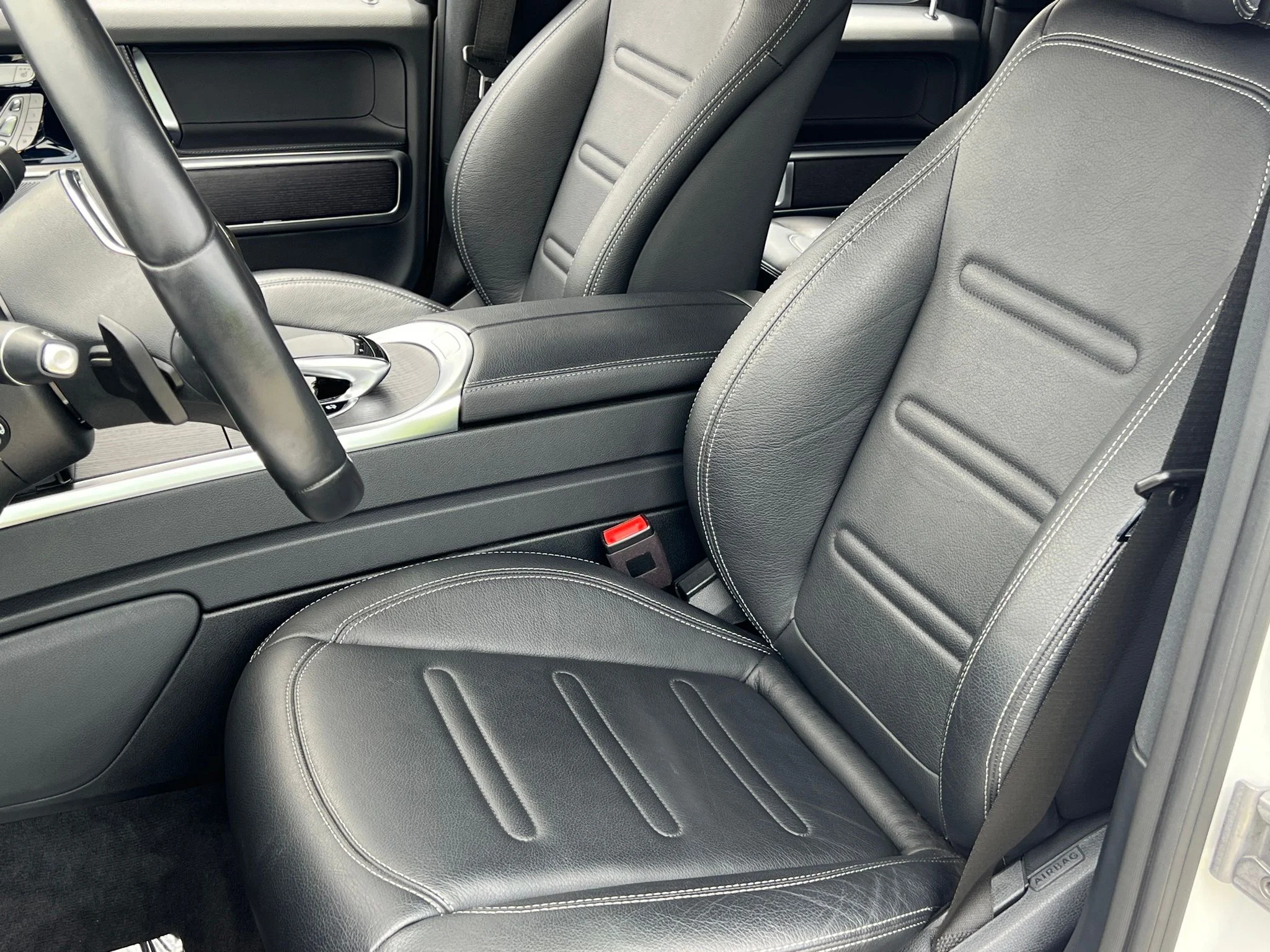 Used 2021 White Mercedes-Benz G 550 image 4