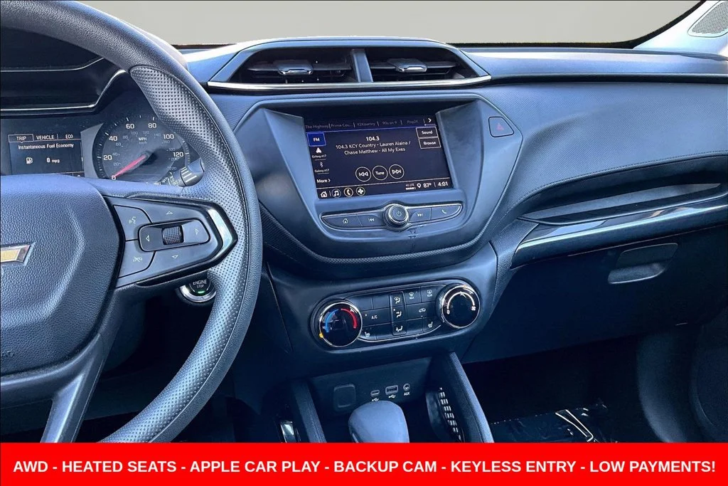 Used 2022 Blue Chevrolet LT image 9