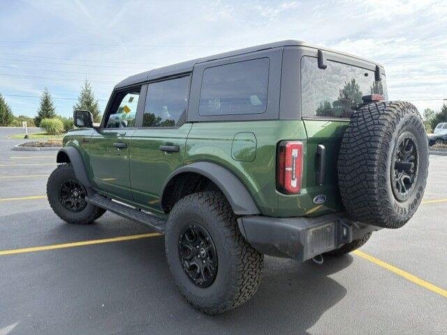 Used 2022 Eruption Green Ford Wildtrak Advanced image 11