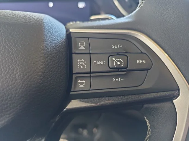 Used 2023 Diamond Black Jeep Altitude X image 18
