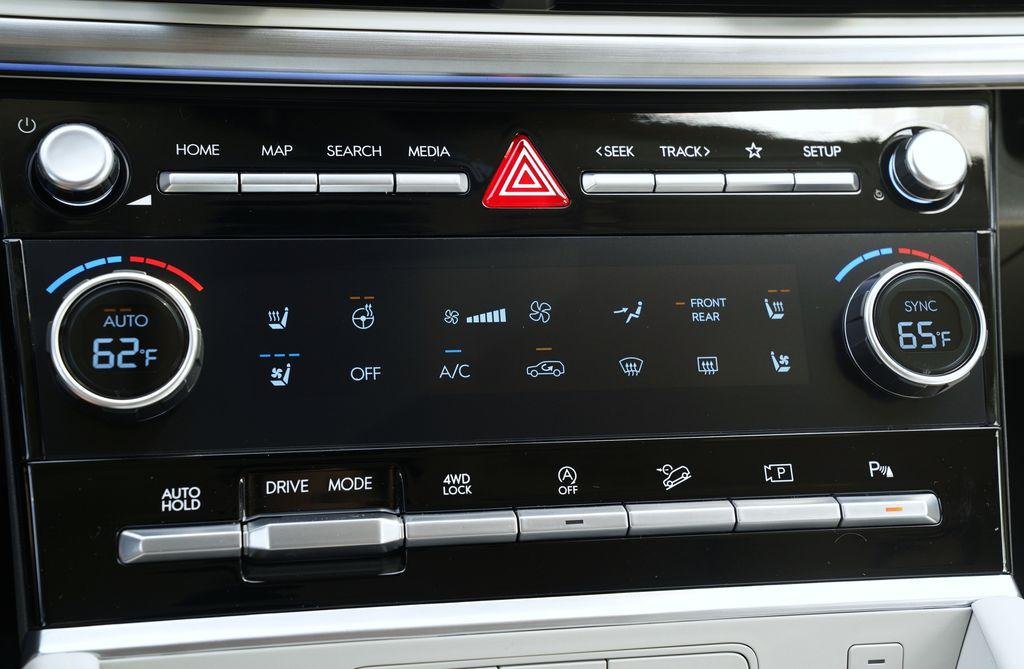 New 2026 Phantom Black Hyundai Limited image 24