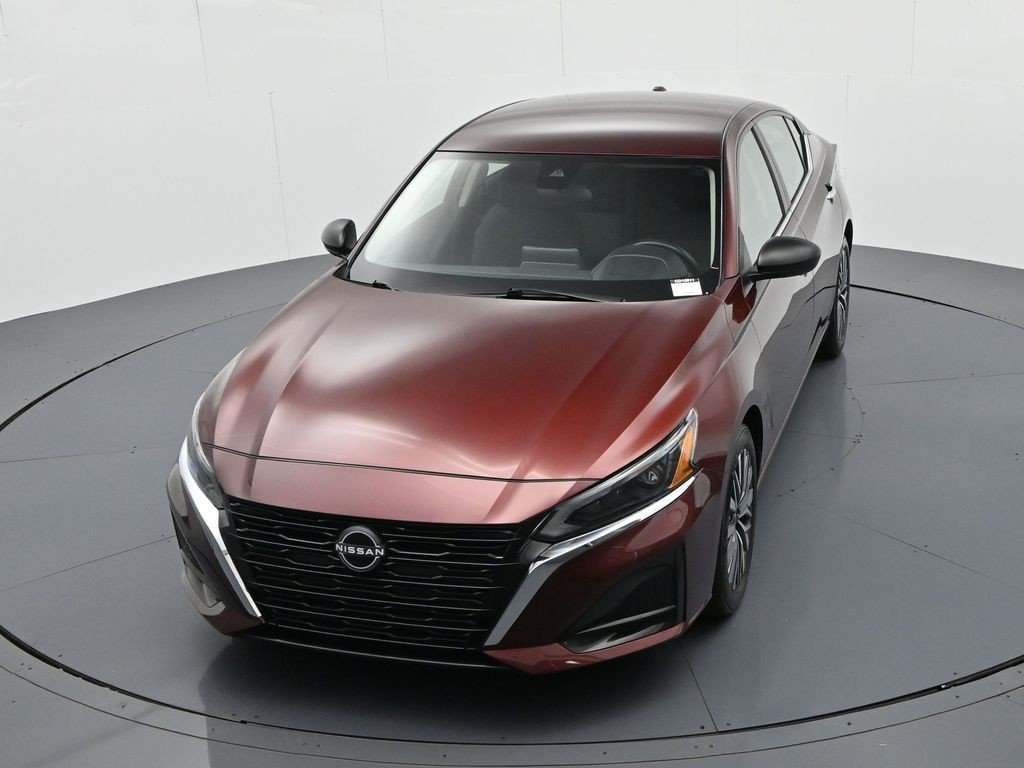 Used 2025 Garnet Pearl Nissan SV FWD image 16