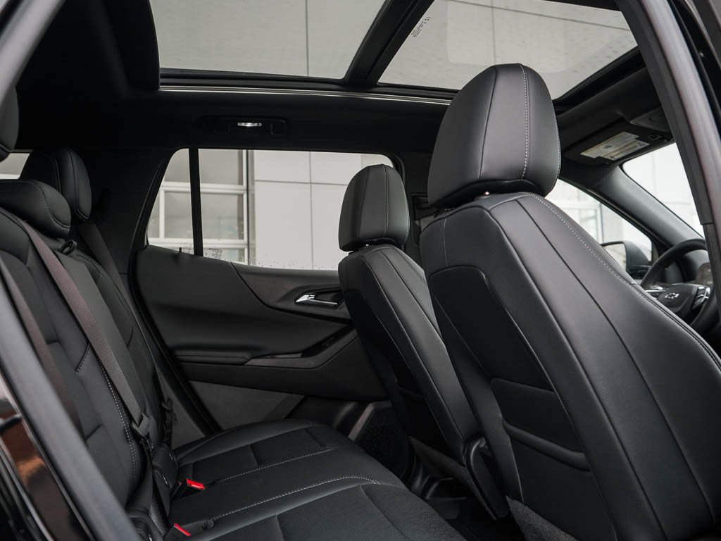 2027 Chevrolet Equinox LT - Photo 11