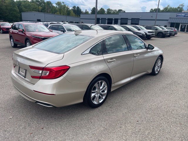 Used 2018 Champagne Frost Pearl Honda LX image 5