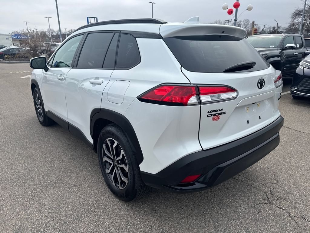 View vehicle photo 5