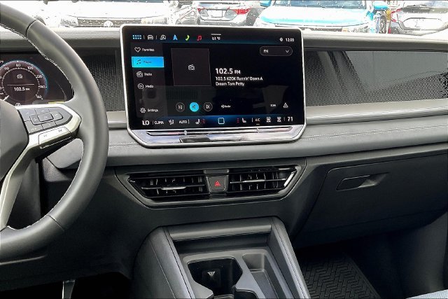 2025 Volkswagen Tiguan SE - Photo 8