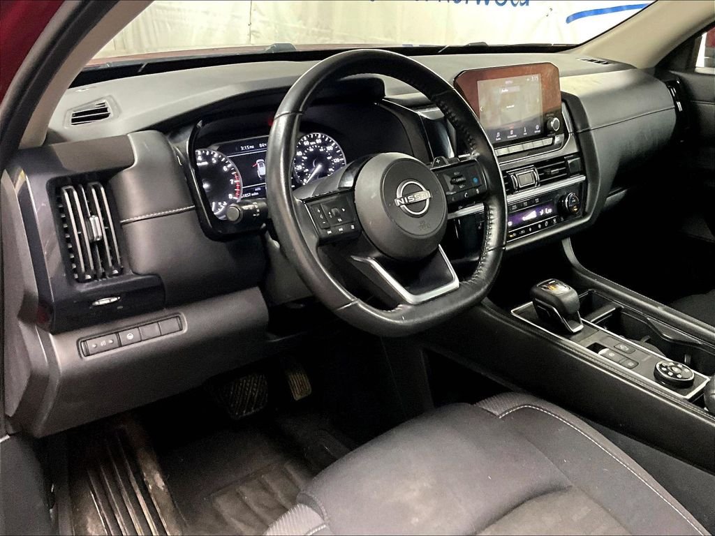 Used 2022 Red Nissan SV image 8