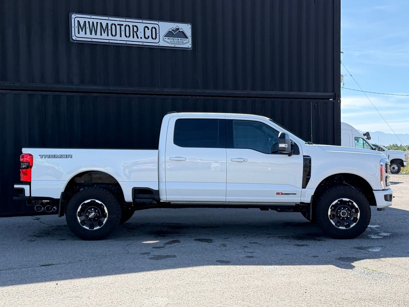 2025 Ford F-350 Super Duty Platinum - Photo 6