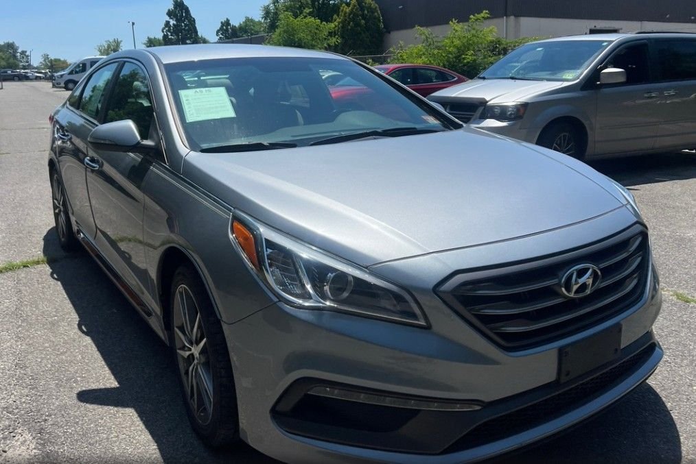 Used 2015 Gray Hyundai Sport 2.0T image 2