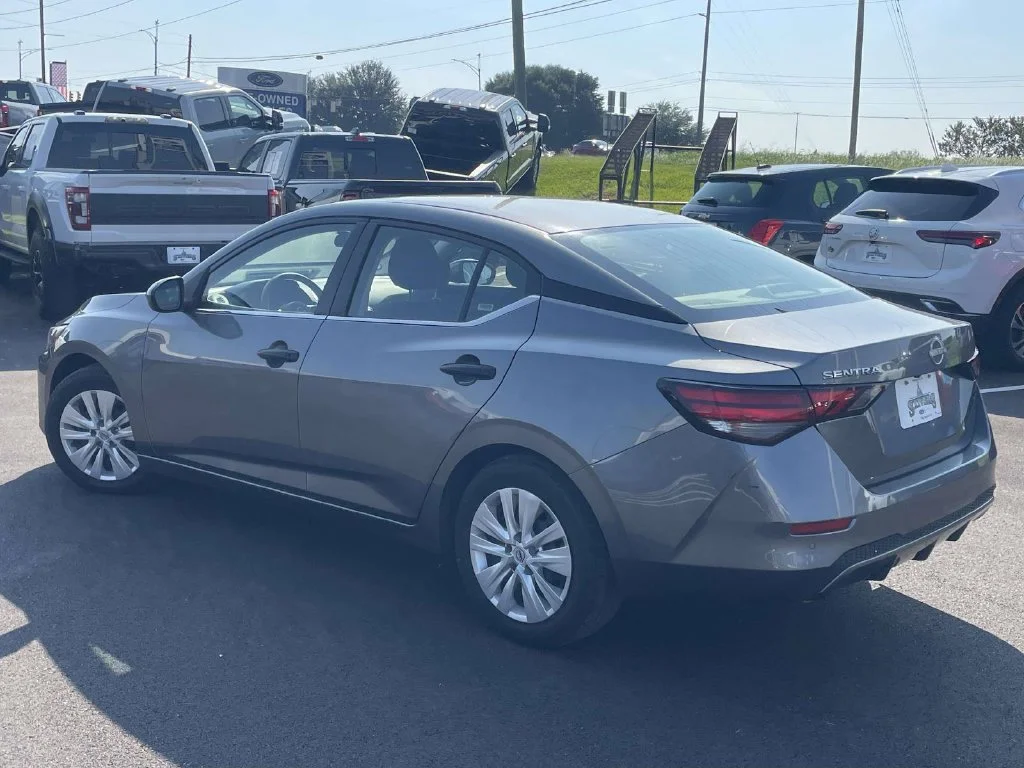 Used 2025 Gray Nissan S image 5