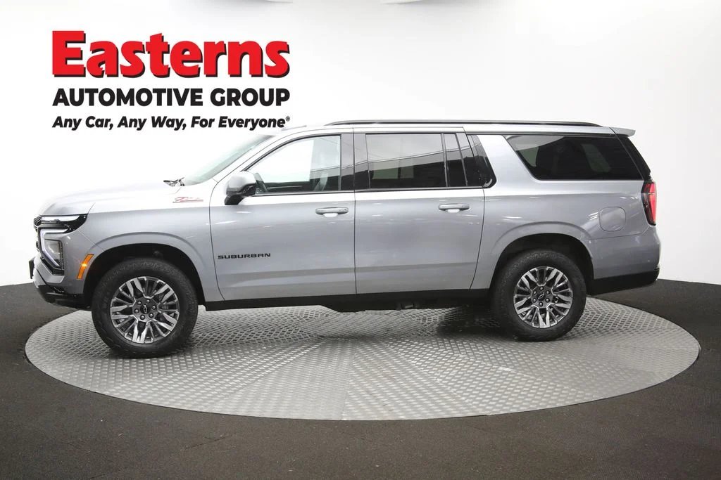 Used 2025 Gray Chevrolet Z71 image 63