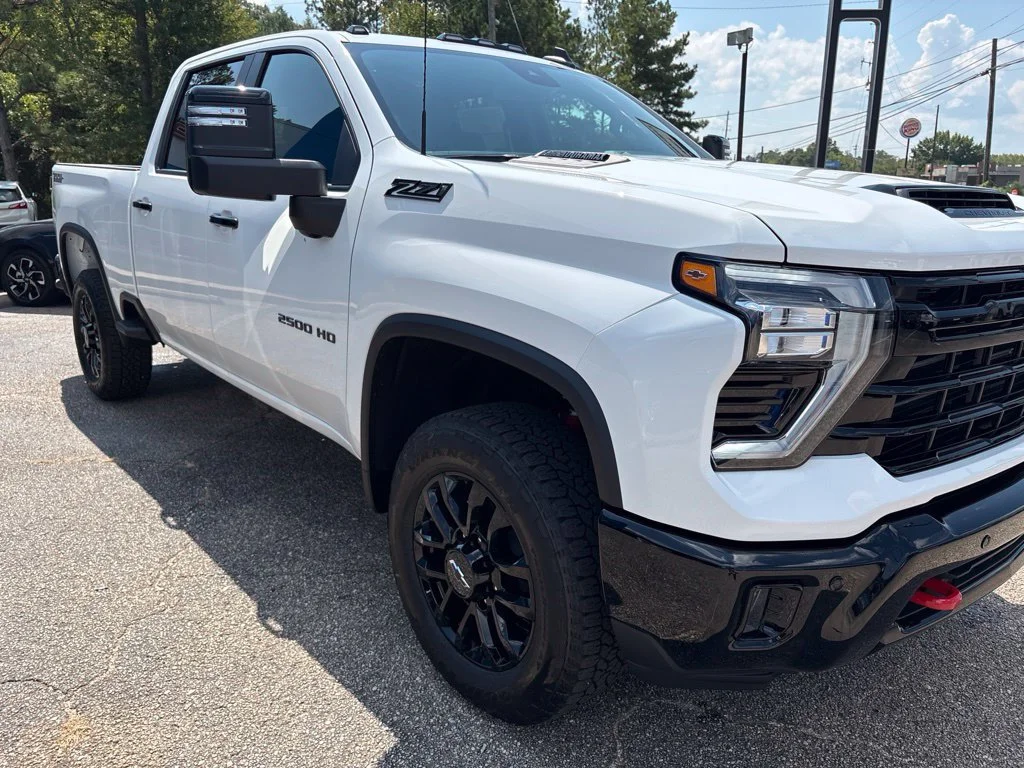 New 2026 Summit White Chevrolet LT image 35
