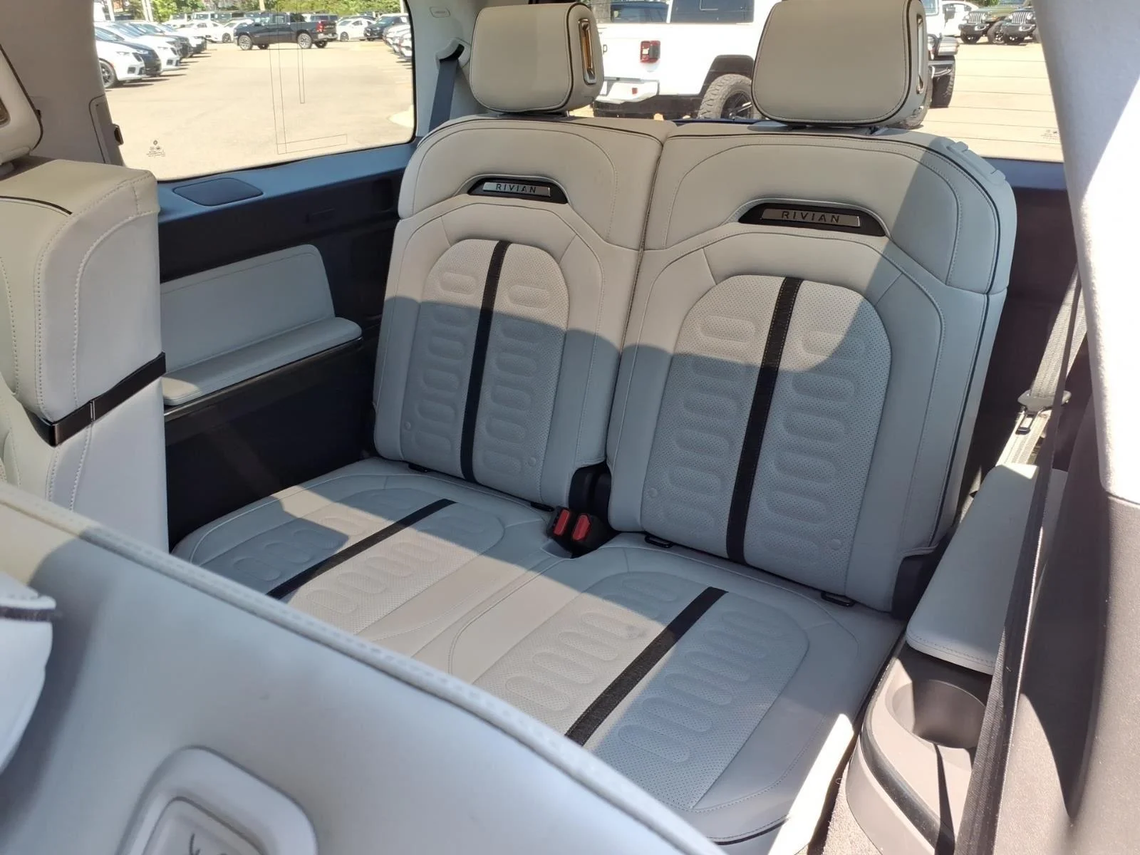Used 2024  Rivian Adventure image 17
