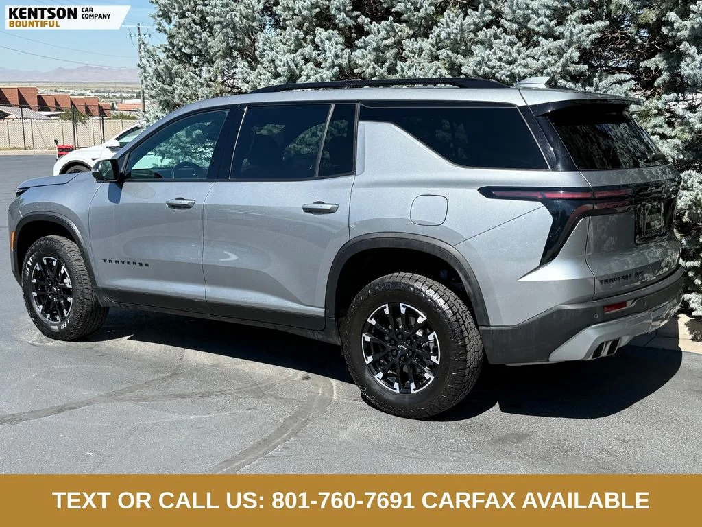 Used 2025 Gray Chevrolet Z71 image 5