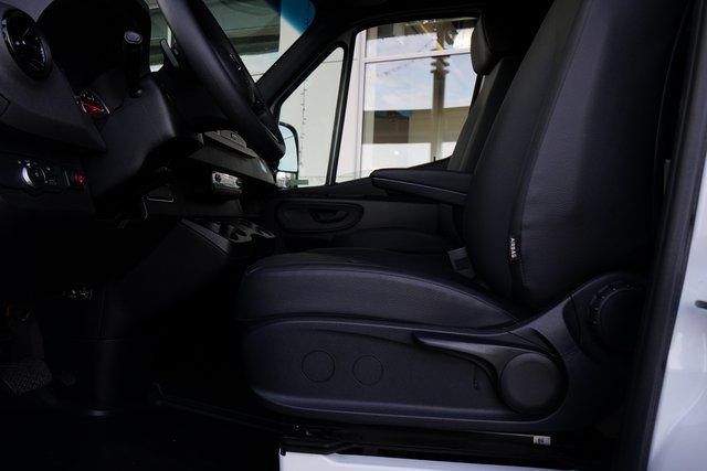 Used 2023 White Mercedes-Benz Cargo 170 WB image 30