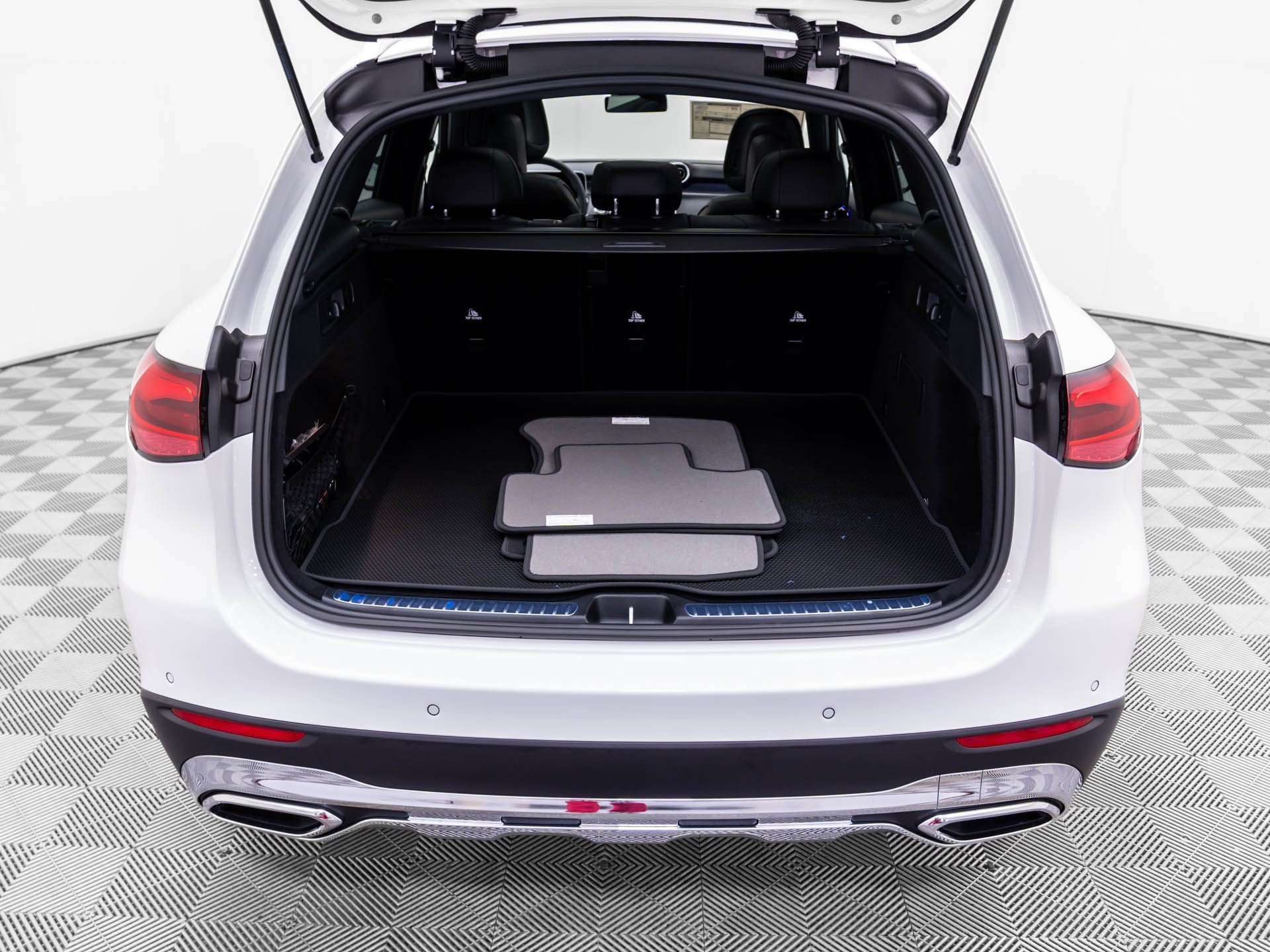 New 2026 White Mercedes-Benz GLC 300 image 64