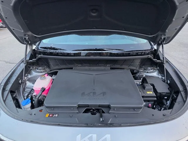 New 2026 Steel Gray Kia Wind image 13