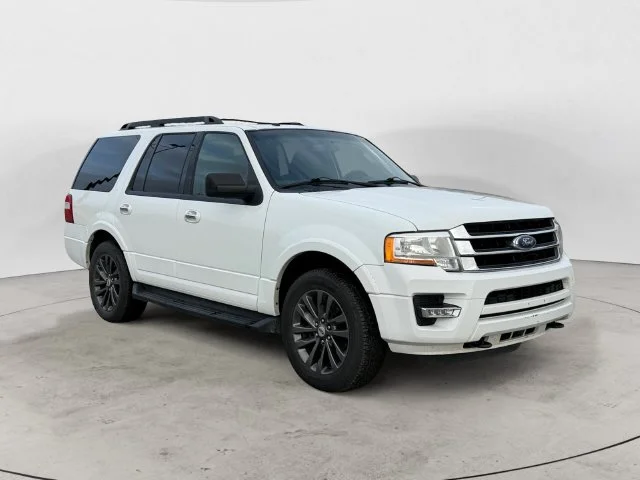Used 2016 Oxford White Ford XLT image 3