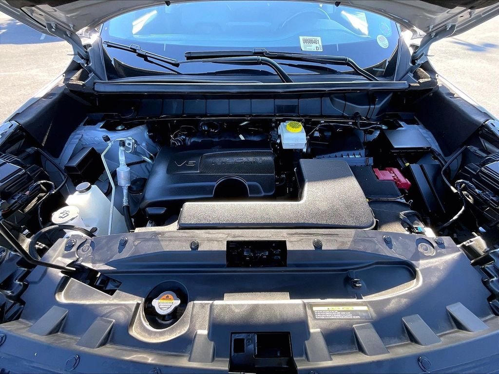 Used 2023 Silver Nissan SL image 30