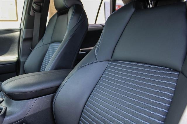 Certified Used 2024 MID BLK/WIND CHILL Toyota  image 23
