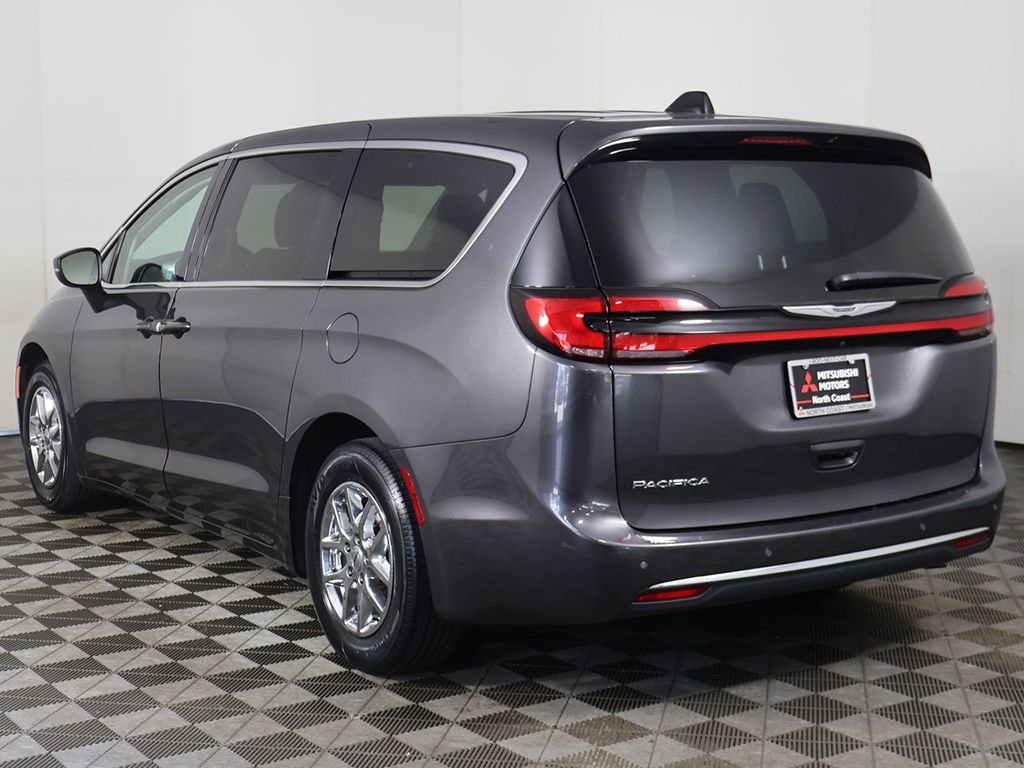 Used 2023 Gray Chrysler Touring L image 9