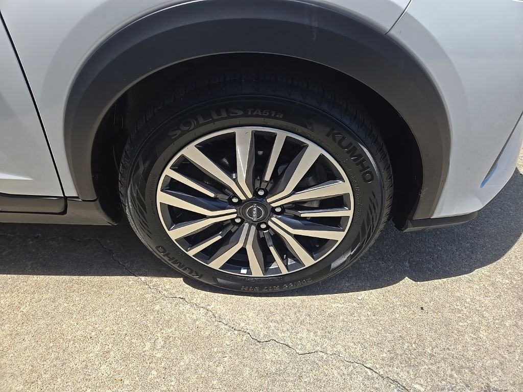 Used 2024 White Nissan SR image 26