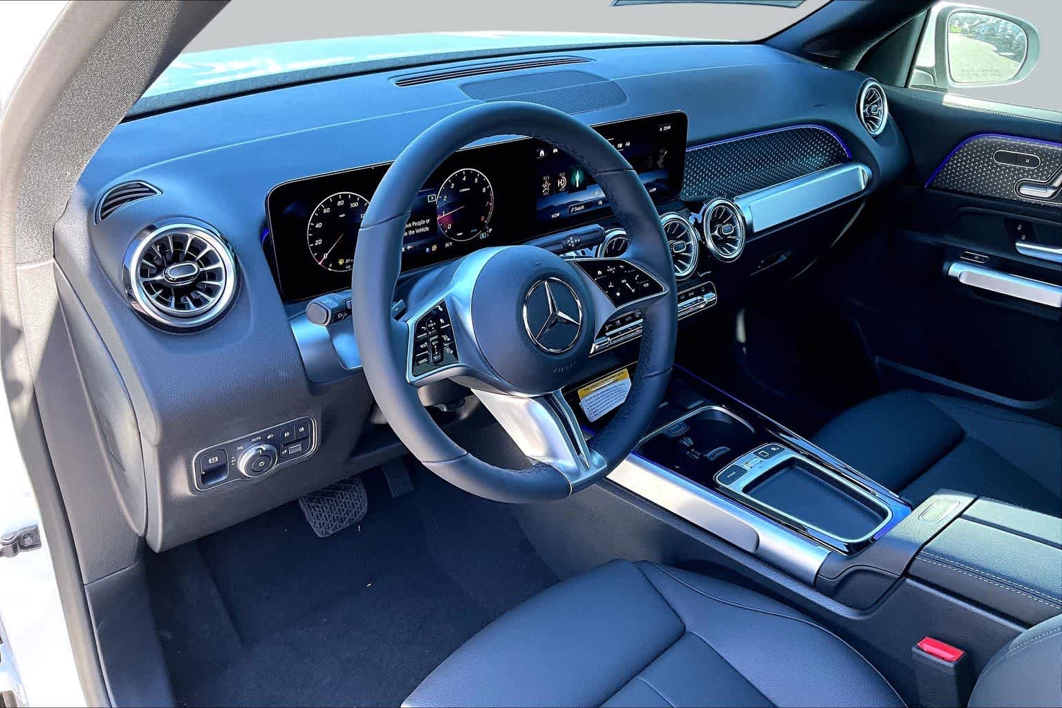 New 2026 Polar White Mercedes-Benz GLB 250 image 10