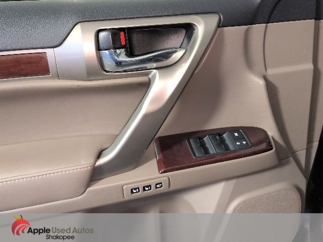 Used 2014 Red Lexus 460 image 11