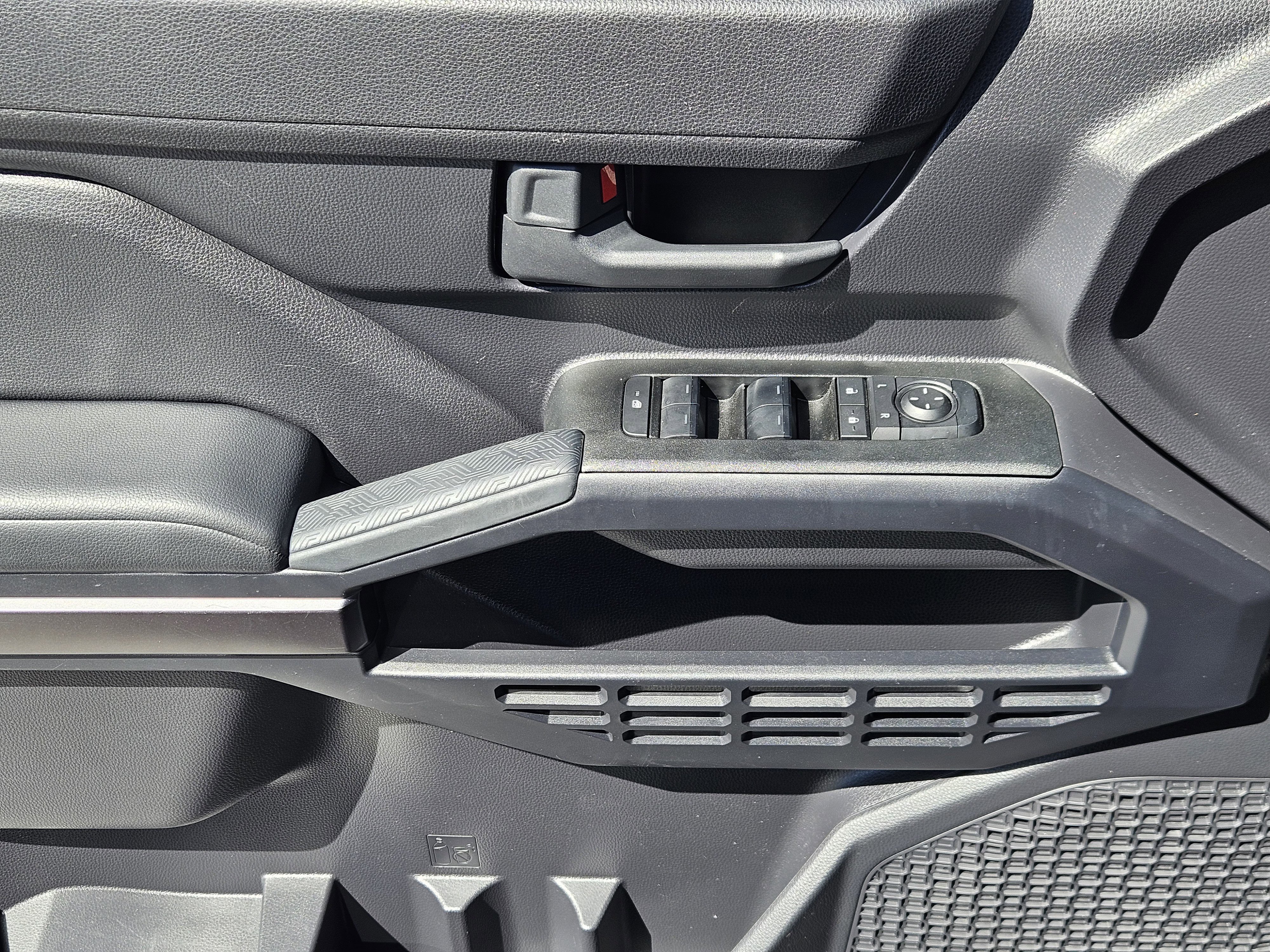 Used 2025 Underground Toyota SR5 image 23