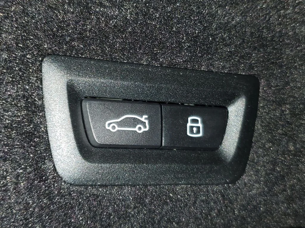 New 2027 BMW Individual Two-Tone Oxide Grey Metallic with Black Sapphire Metallic BMW  image 8