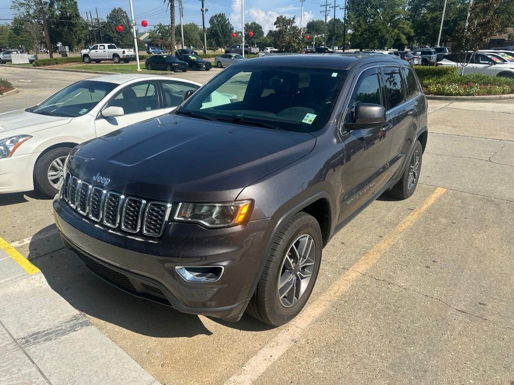 Used 2020 Gray Jeep Laredo E image 1