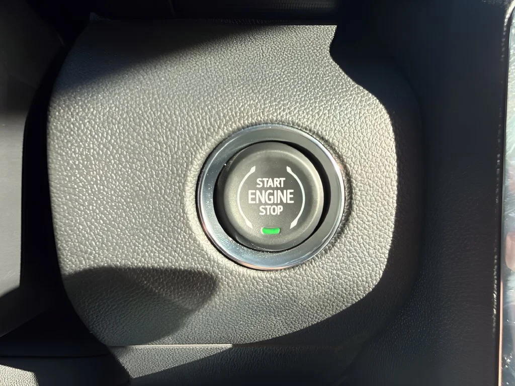 New 2027 Summit White GMC Elevation image 25