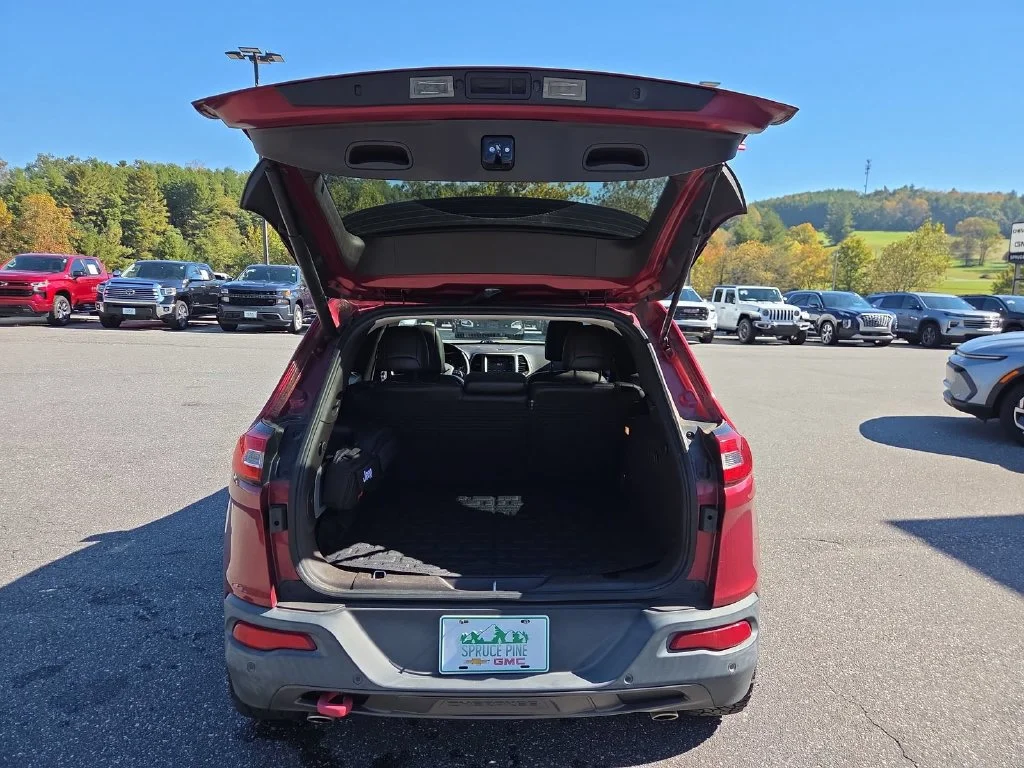 Certified Used 2016 Red Jeep Trailhawk image 22