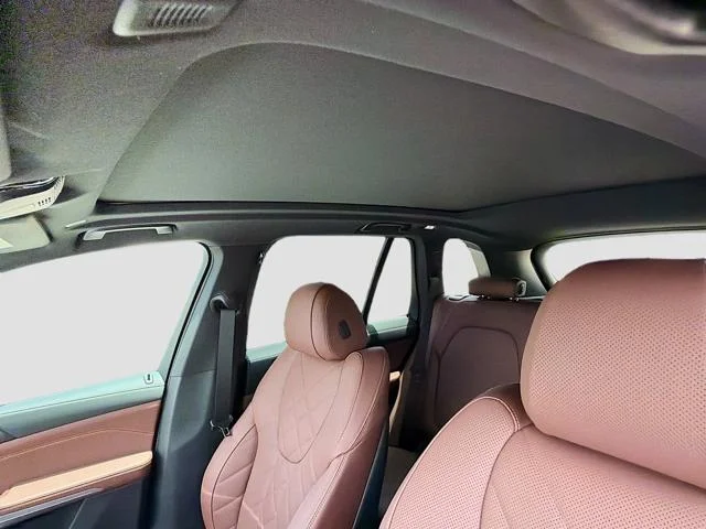 New 2026 Skyscraper Grey Metallic BMW sDrive40i image 26
