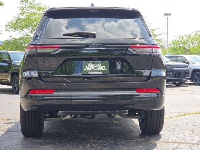 New 2026 Diamond Black Crystal Pearlcoat Jeep Limited Reserve image 25