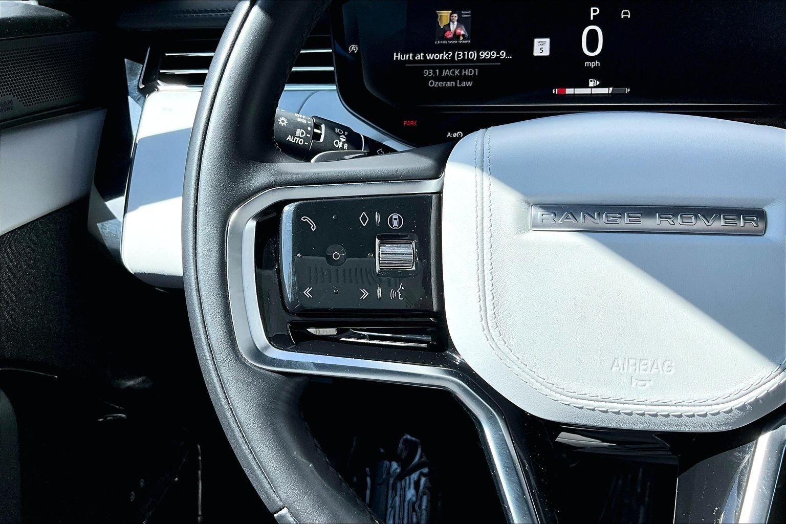 Used 2025 White Land Rover SE image 18